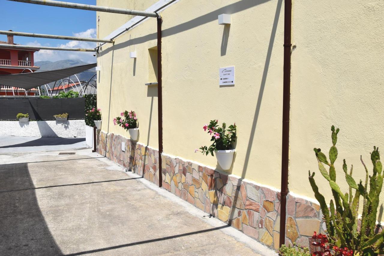 B&B Il Tirreno Cipollina Exterior photo